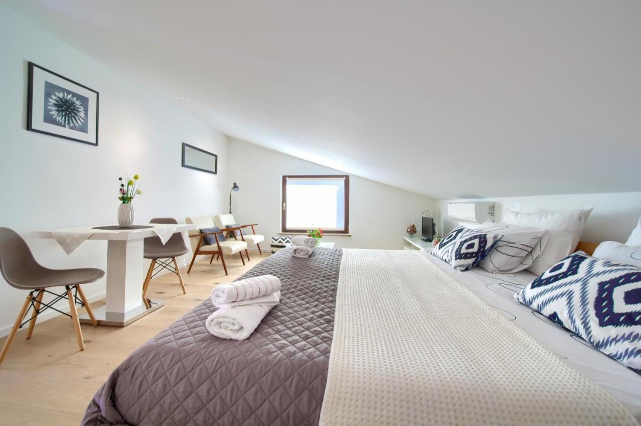 Apartments Sinisa - Кърк Екстериор снимка