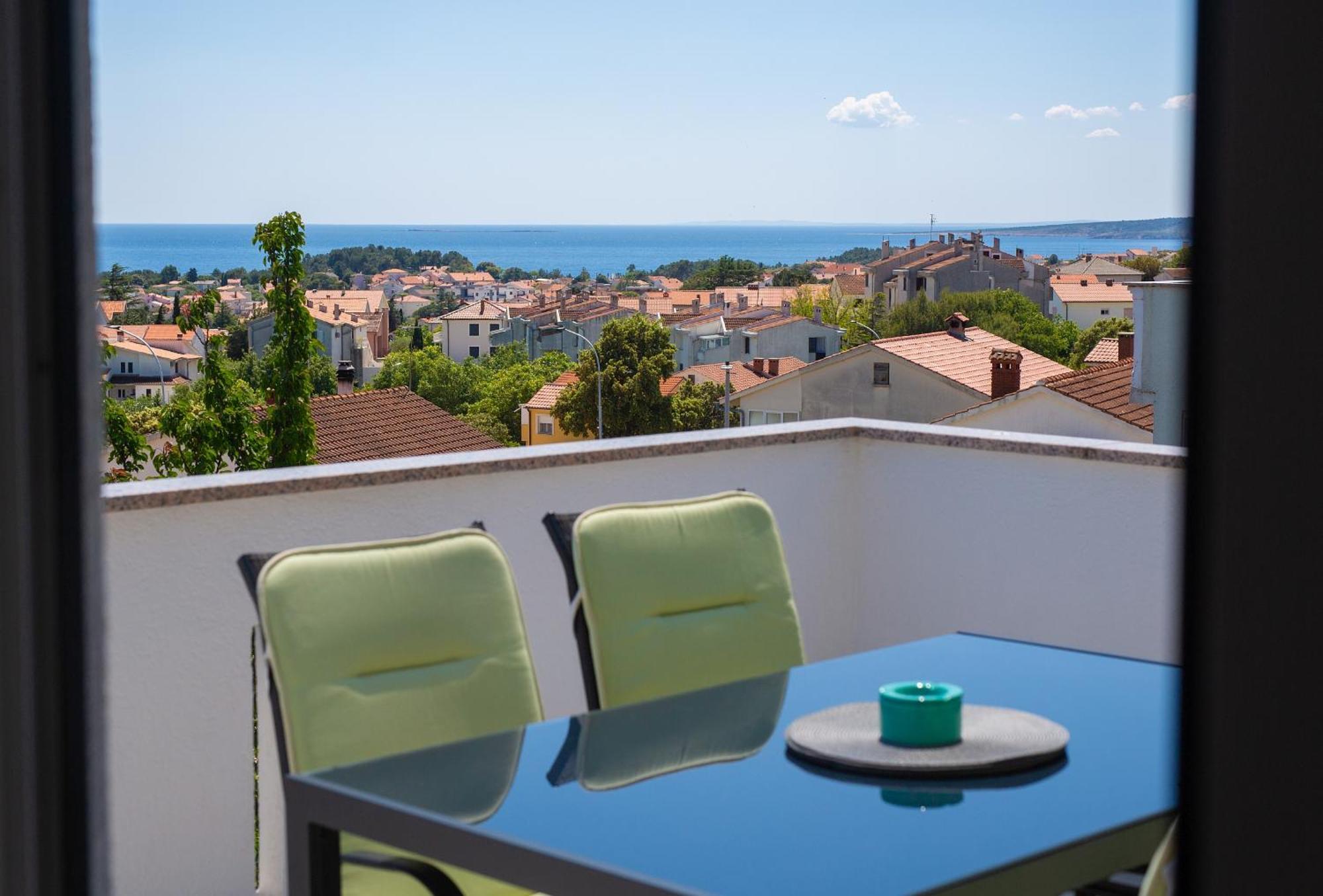 Apartments Sinisa - Кърк Стая снимка