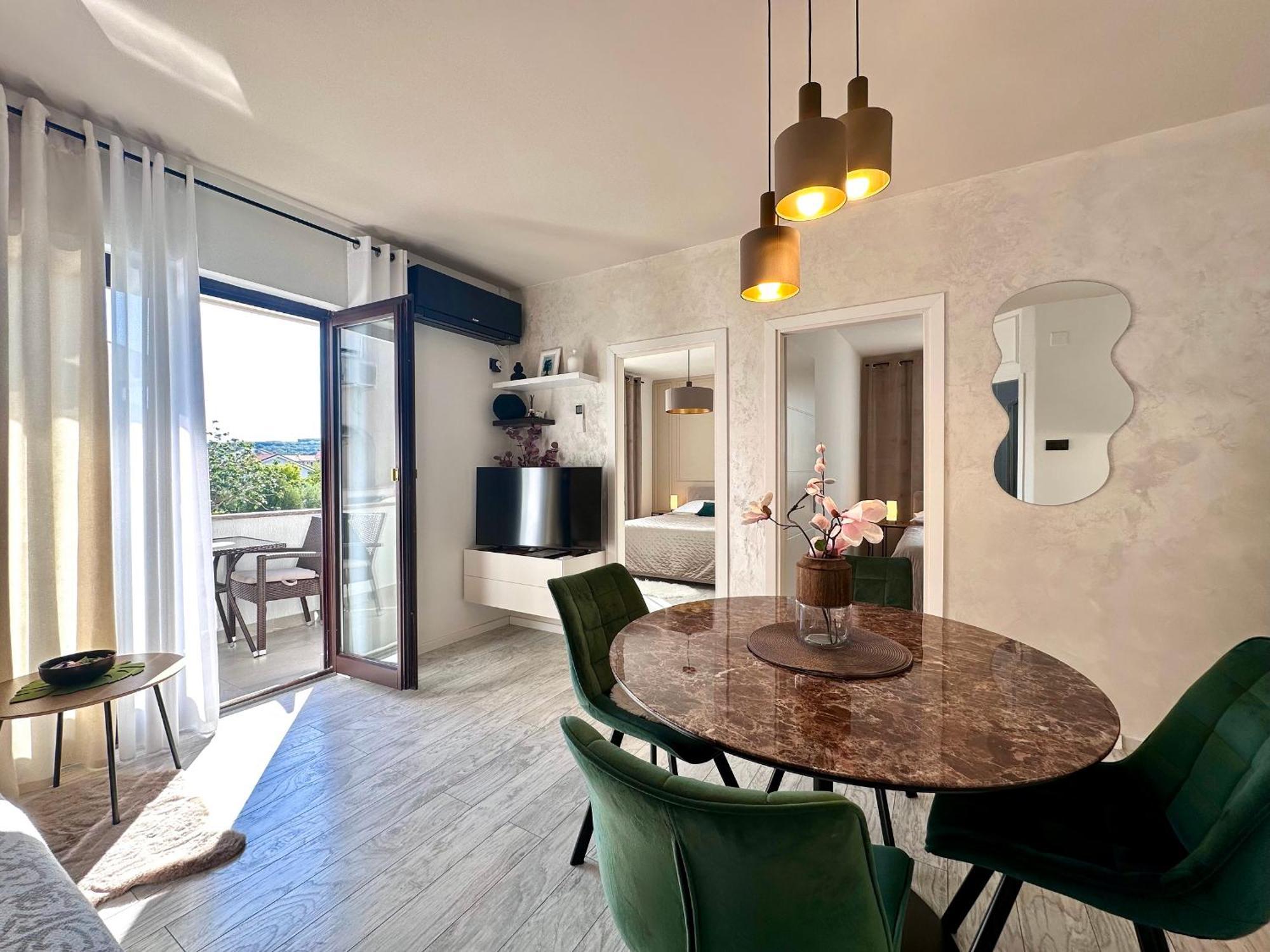 Apartments Sinisa - Кърк Екстериор снимка
