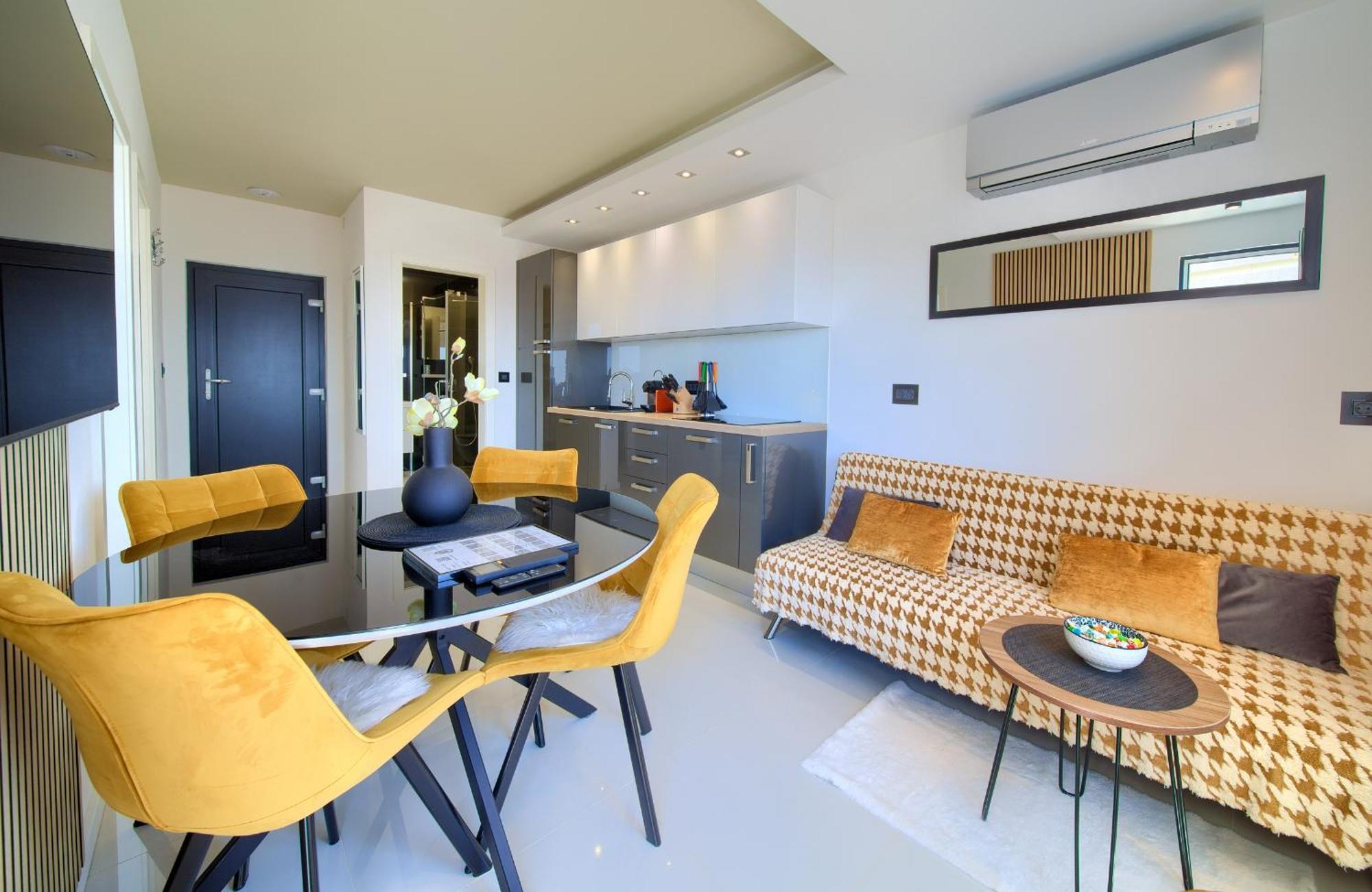 Apartments Sinisa - Кърк Екстериор снимка